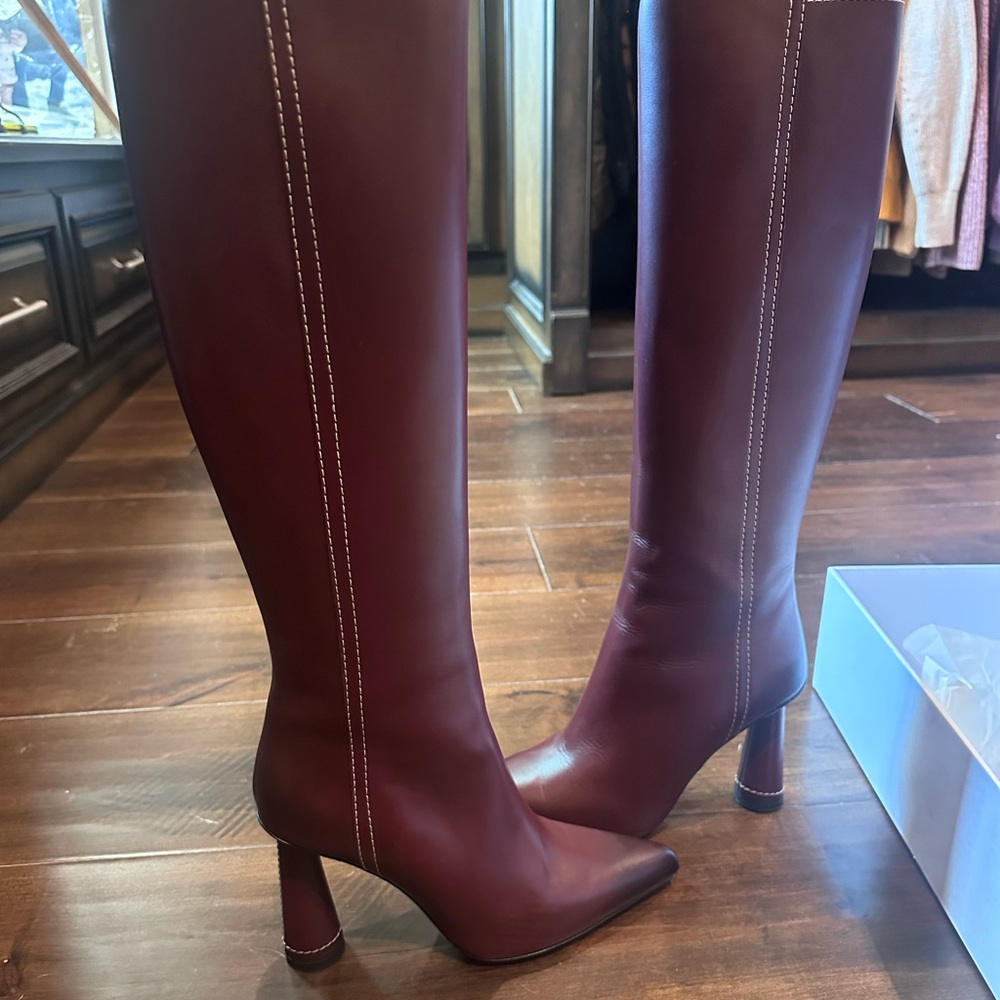 Jacquemus knee boots 4” heel, beautiful leather, Never worn!!